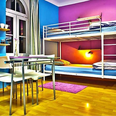 Nathan'S Villa Hostel วอร์ซอ ภายนอก รูปภาพ