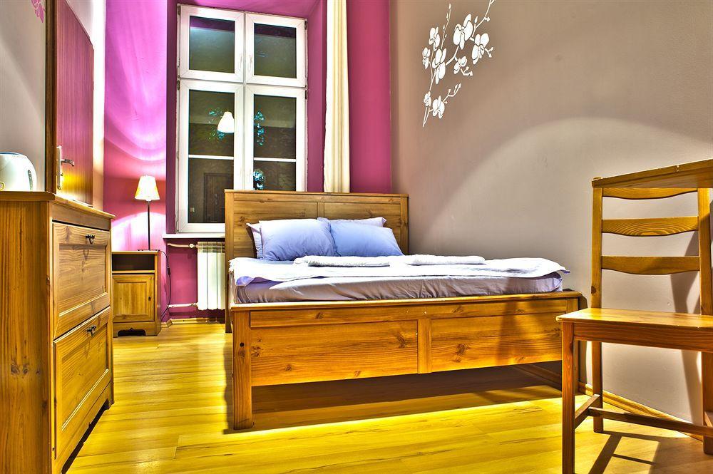 Nathan'S Villa Hostel วอร์ซอ ภายนอก รูปภาพ