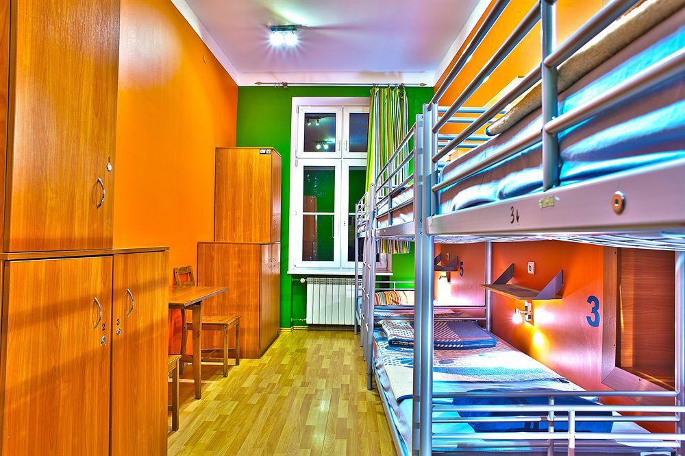 Nathan'S Villa Hostel วอร์ซอ ภายนอก รูปภาพ