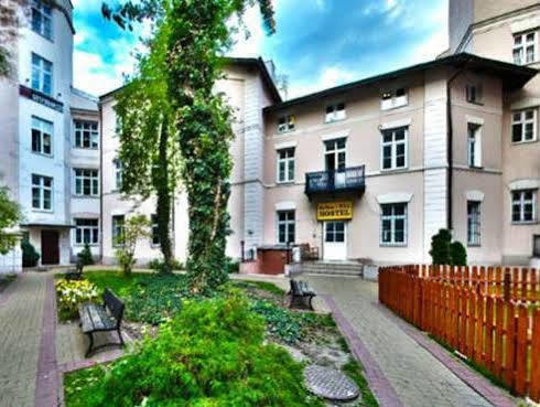 Nathan'S Villa Hostel วอร์ซอ ภายนอก รูปภาพ
