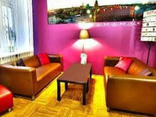 Nathan'S Villa Hostel วอร์ซอ ภายนอก รูปภาพ